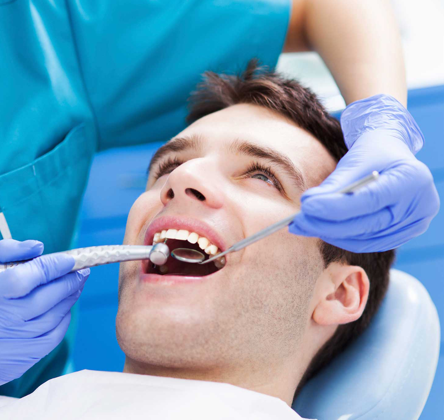 ارائه خدمات دندانپزشکی عمومی و تخصصی با تخفیفات ویژه در مرکز بهداشت و درمان دانشگاه