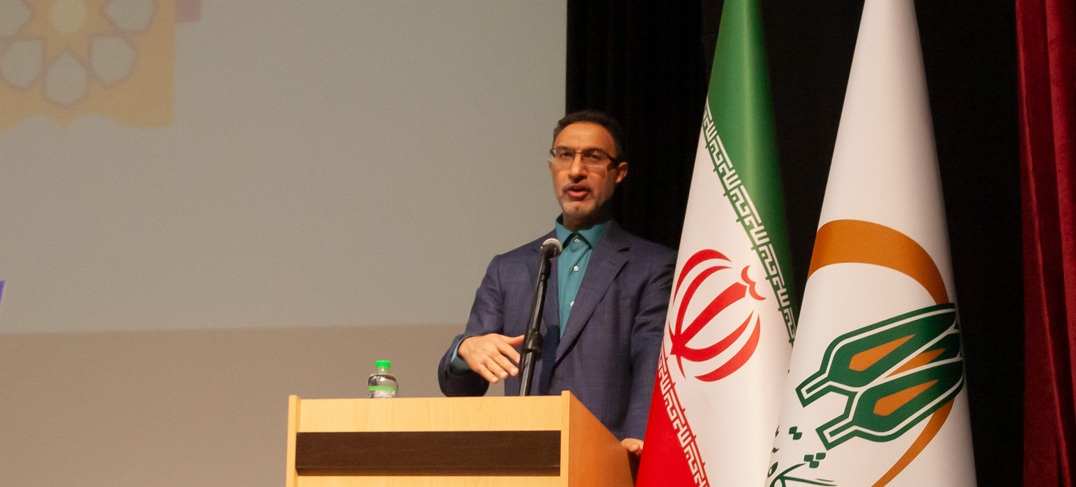 ایجاد ارتباط بین فعالیت های اصلی  و فعالیت های پشتیبان دانشگاه ضروری است