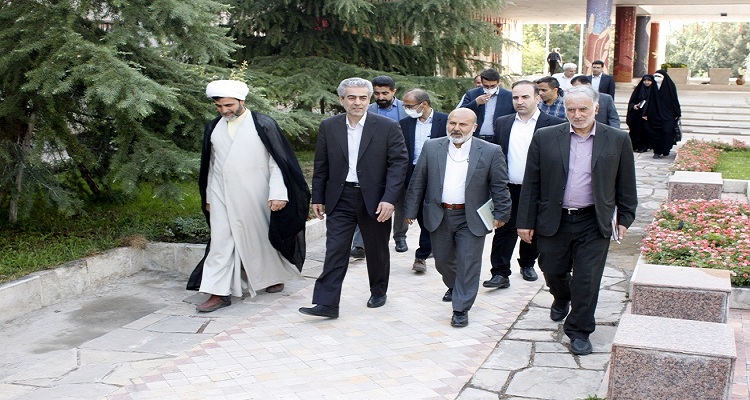  بازدید معاون پژوهشی و فناوری دانشگاه از پردیس کشاورزی 